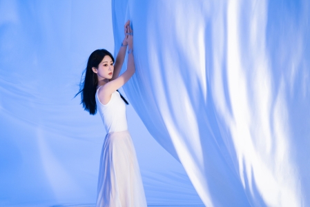 男方为女方拉车门